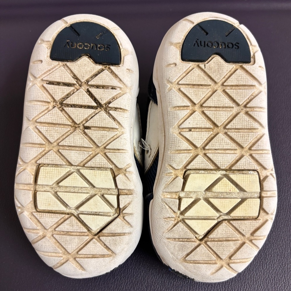 Saucony Toddler 5W Navy&White Sneakers. GUC. Exclt Velcro. 15% off w 2+ Bundle. - Picture 10 of 12